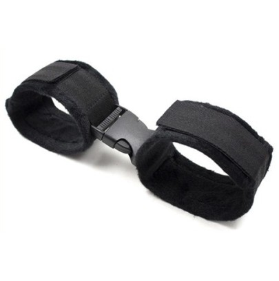 Menottes de chevilles Buckle Noir- Bondage & Attaches en stock sur Fun et plaisirs