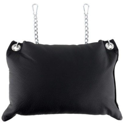 Coussin en cuir 23 x 32cm + Chaînes Noir- Playroom Donjon en stock sur Fun et plaisirs