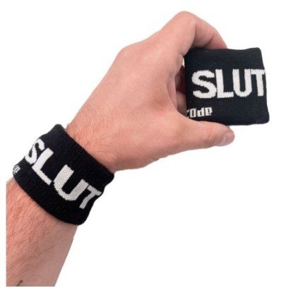 Bandeaux de poignets SLUT x2- Harnais Homme en stock sur Fun et plaisirs